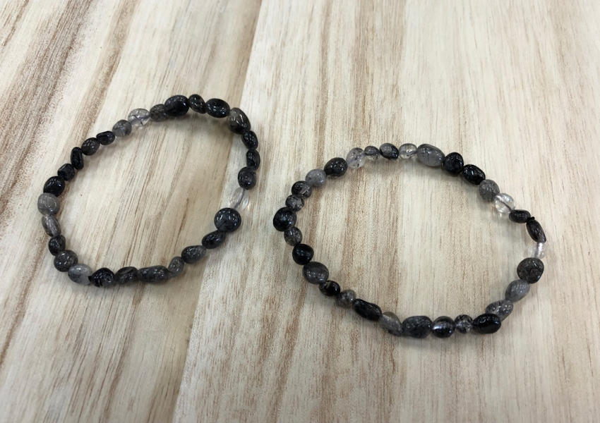 Pulsera Cuarzo con Turmalina forma